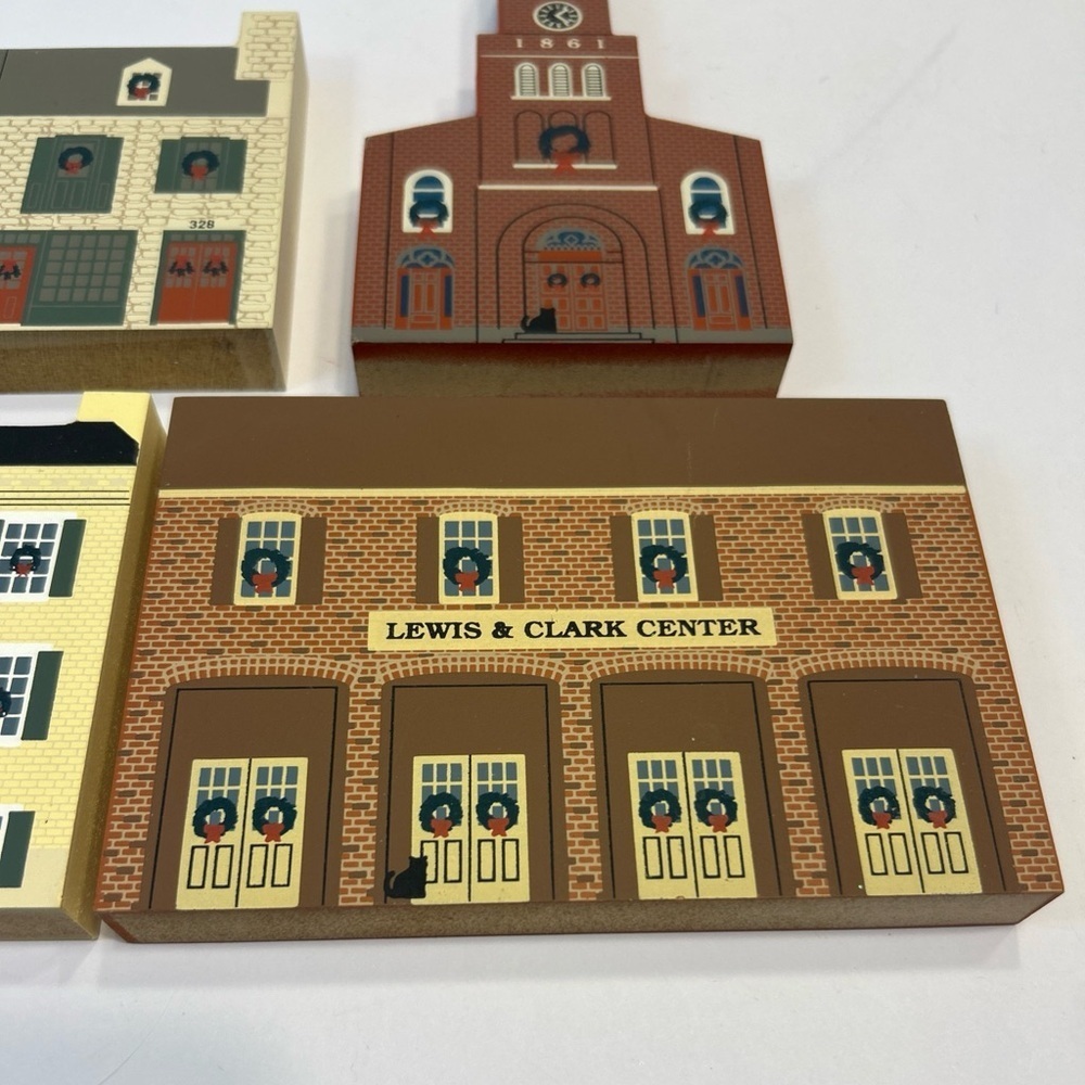 Vintage 1993 Cat’s Meow St Charles Christmas Series Wood Buildings Lot Of 4 - Picture 9 of 12